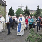 ▲	Procesja wędrowała wokół świątyni.