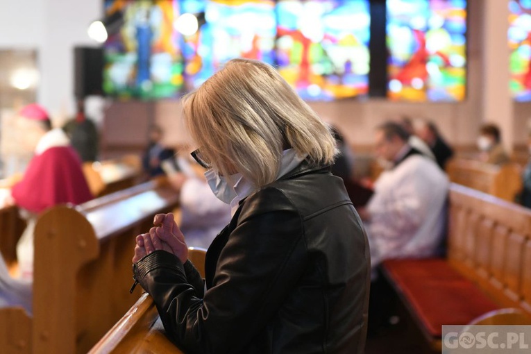 Poświęcenie rzeźby JP II i hołd dla bohaterów 