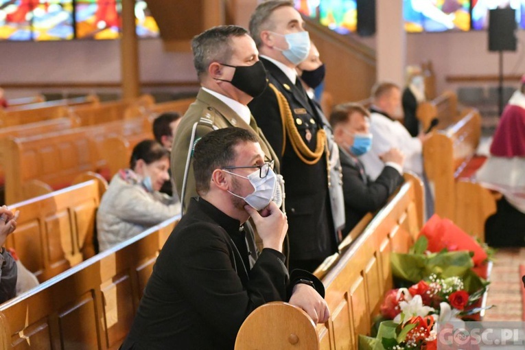 Poświęcenie rzeźby JP II i hołd dla bohaterów 