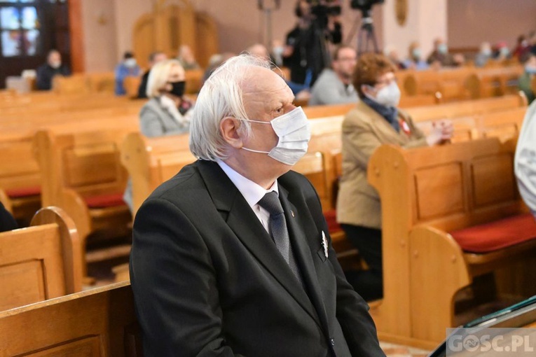 Poświęcenie rzeźby JP II i hołd dla bohaterów 