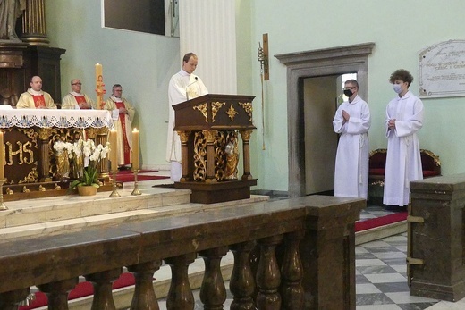 Podziękowanie za pracę służby zdrowia w czasie epidemii w Cieszynie