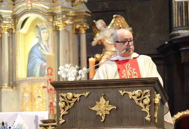 Podziękowanie za pracę służby zdrowia w czasie epidemii w Cieszynie