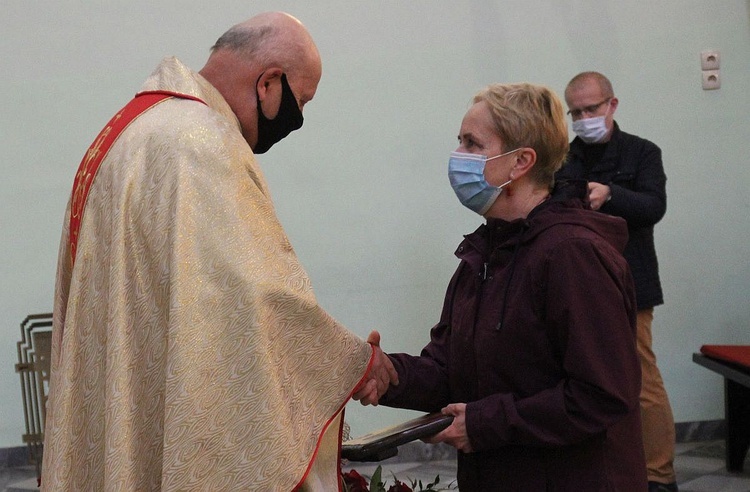 Podziękowanie za pracę służby zdrowia w czasie epidemii w Cieszynie