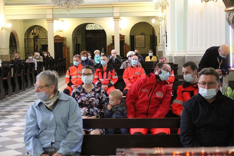 Podziękowanie za pracę służby zdrowia w czasie epidemii w Cieszynie