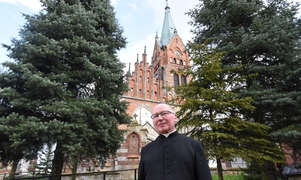 Ks. prał. Jan Zając - kustosz sanktuarium w Ciężkowicach.