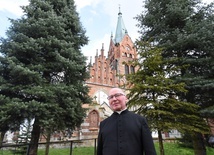 Ks. prał. Jan Zając - kustosz sanktuarium w Ciężkowicach.