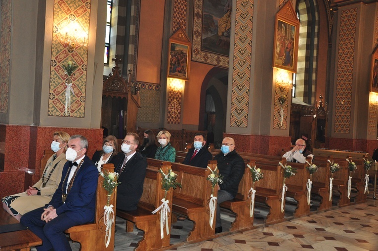 Msza św. na 20-lecie Podhalańskiej Państwowej Uczelni Zawodowej w Nowym Targu