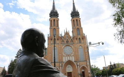 Ławeczka Stanisława Mikołajczyka w Radomiu