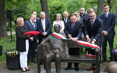 Wstęgę przecięli Adam Struzik i Radosław Witkowski.