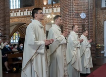 Niepodobni. Święcenia kapłańskie w Kołobrzegu 
