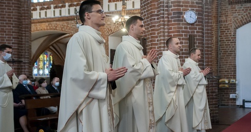 Niepodobni. Święcenia kapłańskie w Kołobrzegu 