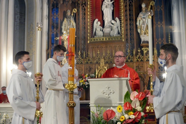 Zielonoświątkowe czuwanie w radomskiej katedrze