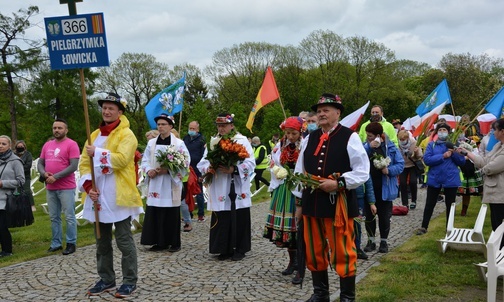 "Jaskółka" dociera do Częstochowy w wigilię Zesłania Ducha Świętego. 