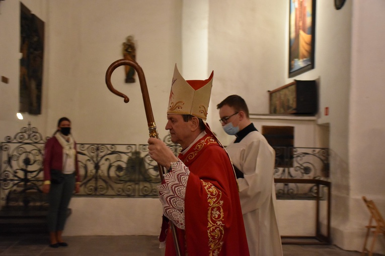 Nocna Msza św. na Zesłanie Ducha Świętego 2021