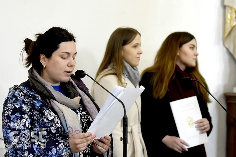 Strzegom. Wigilia Zesłania Ducha św. i gra świateł