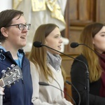 Strzegom. Wigilia Zesłania Ducha św. i gra świateł