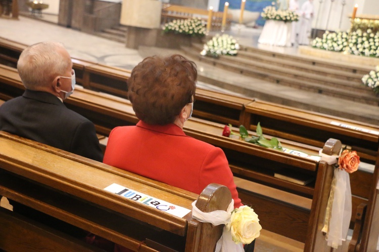 Katowice. Jubileusze małżeńskie w katedrze