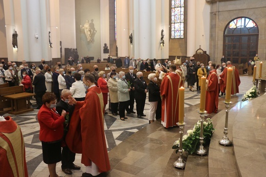 Katowice. Jubileusze małżeńskie w katedrze