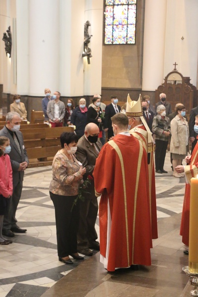 Katowice. Jubileusze małżeńskie w katedrze