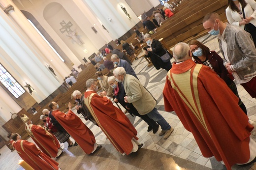 Katowice. Jubileusze małżeńskie w katedrze