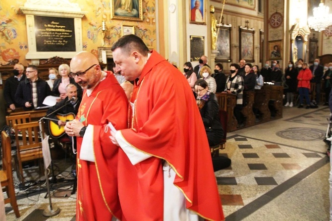 Wigilia Zesłania Ducha Świętego w sanktuarium Matki Bożej w Rychwałdzie