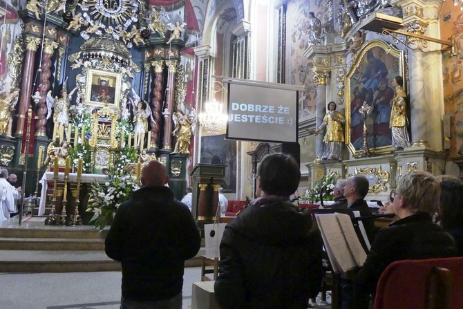 Wigilia Zesłania Ducha Świętego w sanktuarium Matki Bożej w Rychwałdzie