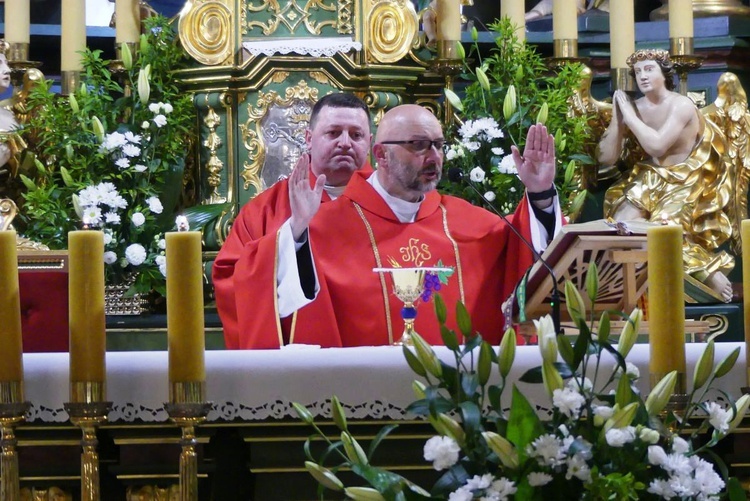 Wigilia Zesłania Ducha Świętego w sanktuarium Matki Bożej w Rychwałdzie