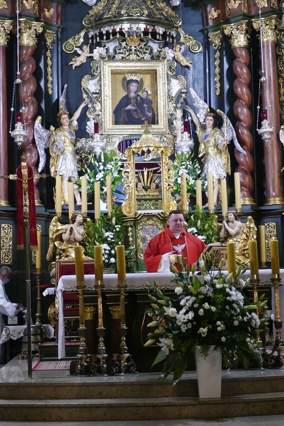 Wigilia Zesłania Ducha Świętego w sanktuarium Matki Bożej w Rychwałdzie