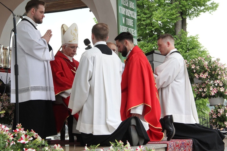 Tuchów. Święcenia kapłańskie 2021