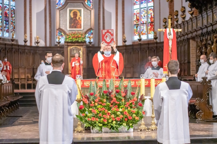 Gniazdko naprawię, chrztu udzielę…[GALERIA]