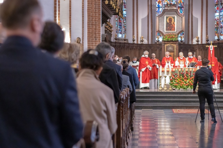 Gniazdko naprawię, chrztu udzielę…[GALERIA]