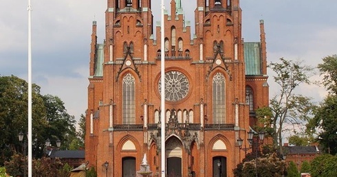 "Duży" kościół jest wizytówką Żyrardowa.