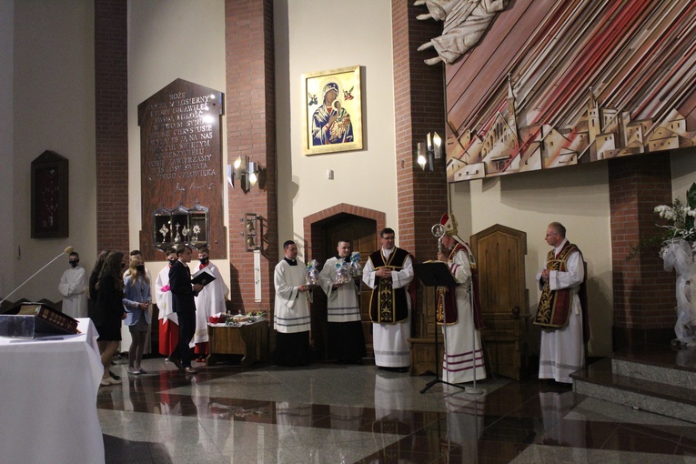 Brzesko. Bierzmowanie w Miłosierdziu, cz. 1