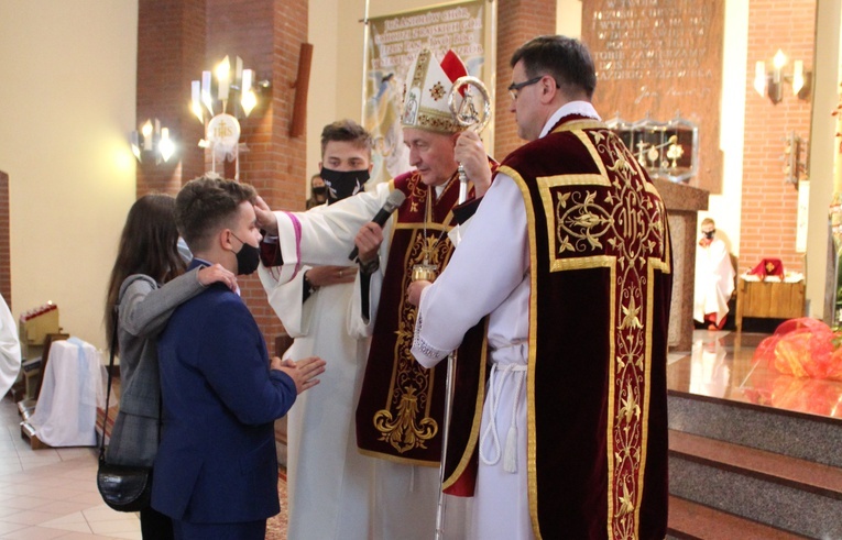 Brzesko. Bierzmowanie w Miłosierdziu, cz. 1