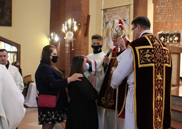 Brzesko. Bierzmowanie w Miłosierdziu, cz. 1