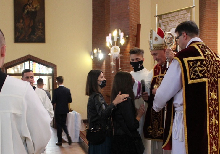 Brzesko. Bierzmowanie w Miłosierdziu, cz. 1