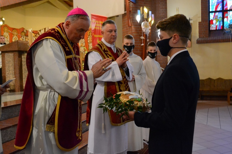 Brzesko. Bierzmowanie w Miłosierdziu, cz. 2