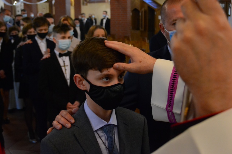 Brzesko. Bierzmowanie w Miłosierdziu, cz. 2