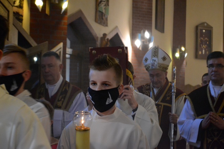 Brzesko. Bierzmowanie w Miłosierdziu, cz. 2