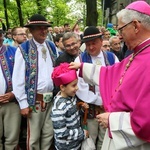 Męskie pielgrzymki do Piekar w minionych latach.