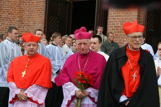 Męskie pielgrzymki do Piekar w minionych latach.