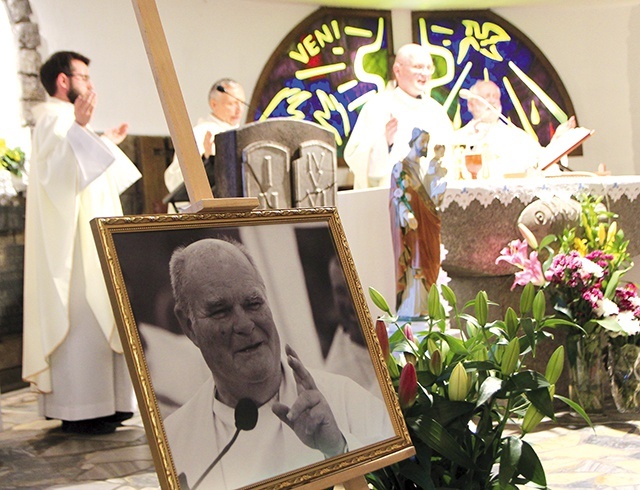 Eucharystia w dniu śmierci pielgrzyma.