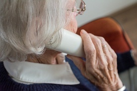 Dworczyk: Telefony w sprawie szczepień do wszystkich osób powyżej 70. roku życia