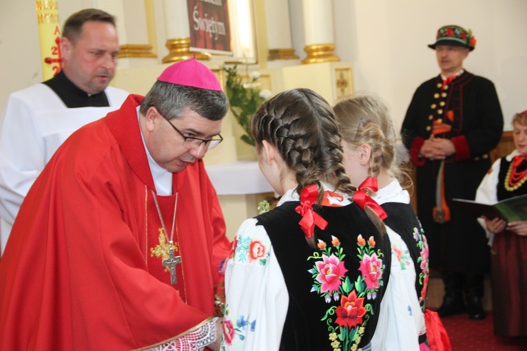 Msza św. w Żdżarach za śp. bp. Józefa Zawitkowskiego