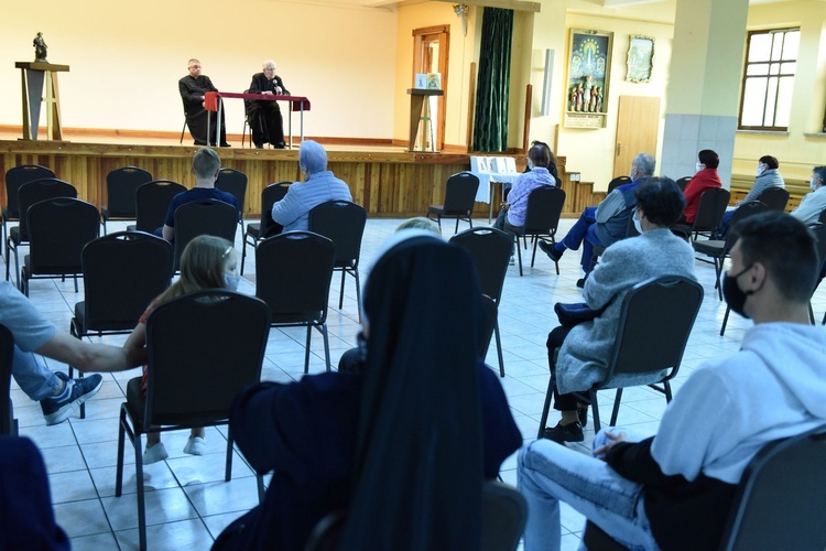 Książka o św. Jakubie w Brzesku