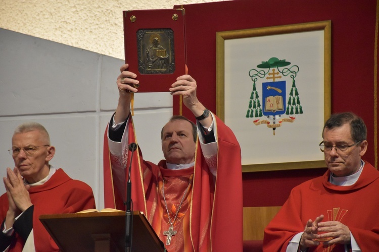 Wprowadzenie relikwii bł. Carlo Acutisa do bazyliki Morskiej