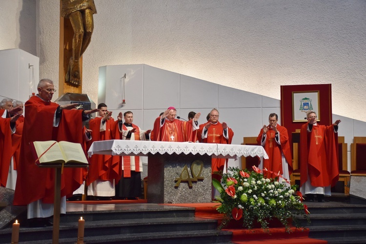 Wprowadzenie relikwii bł. Carlo Acutisa do bazyliki Morskiej