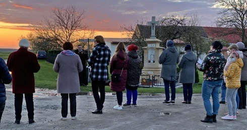 Głuszyna. Nabożeństwa majowe przy kapliczkach się sprawdziły