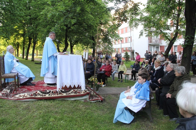 Brzesko. Święto przy kapliczce