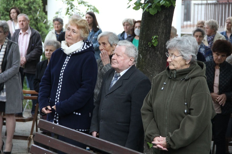 Brzesko. Święto przy kapliczce